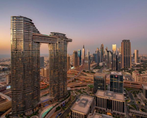 FIRST CLASS 3BR with full DUBAI SKYLINE & SEA view